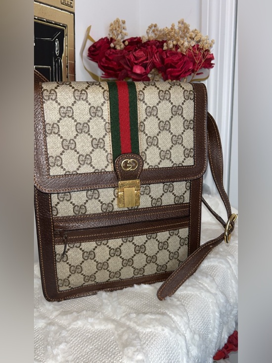 Gucci Handbags - Gucci GG Supreme Ophidia Shoulder Bag